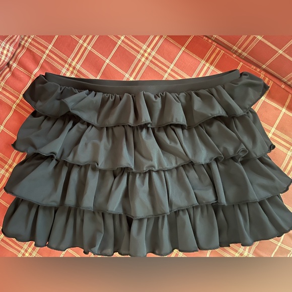Urban Outfitters Out From Under Ruffle Mini Skort in Black Size XXS & Large NWT - Picture 2 of 4